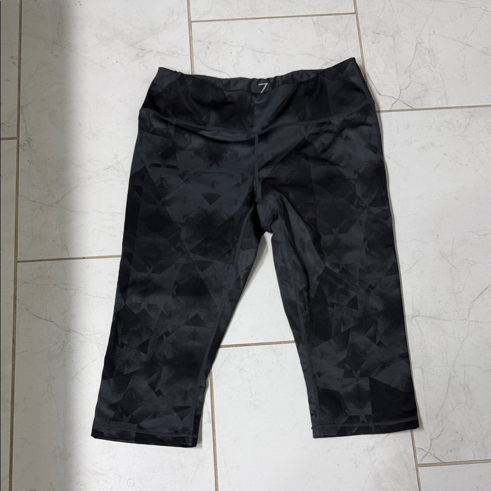 Zella Black Geometric Cropped Pants